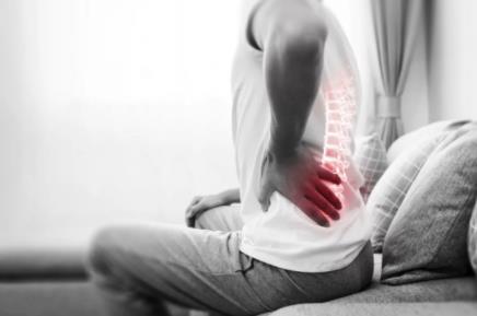 什么样的症状代表脊椎不好？错误的姿势让你“痛不欲生”