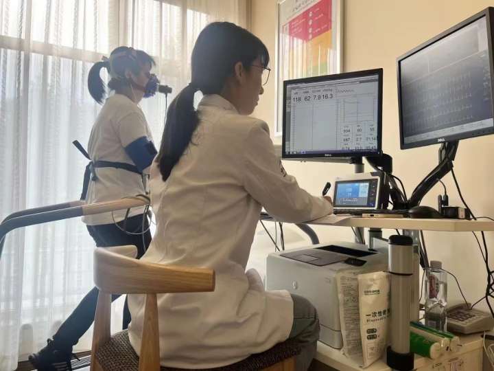 体医融合开启健康新模式，德尔康尼为玉泉小学教职工提供运动机能评估服务