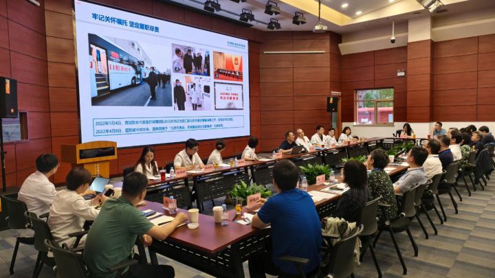 北京市人大卫生代表小组赴北京德尔康尼骨科医院调研