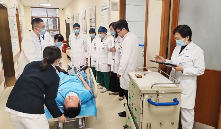 我院开展磁共振对比剂过敏反应抢救专项演练