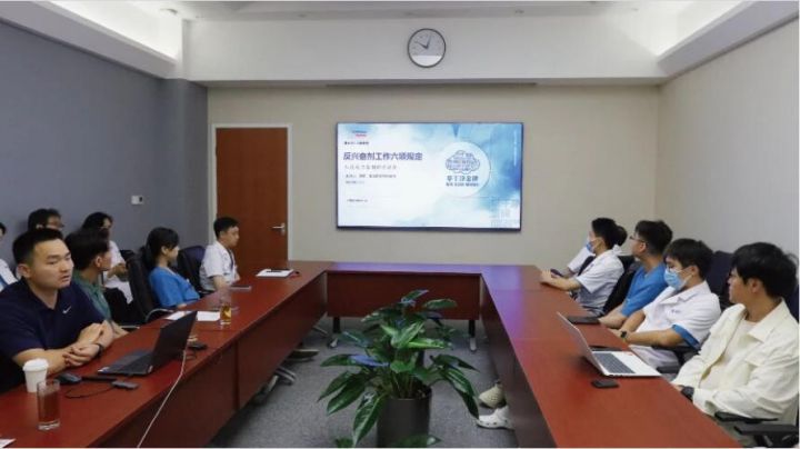 德尔康尼市运会护航进行时