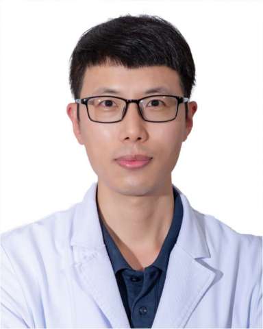 王国强